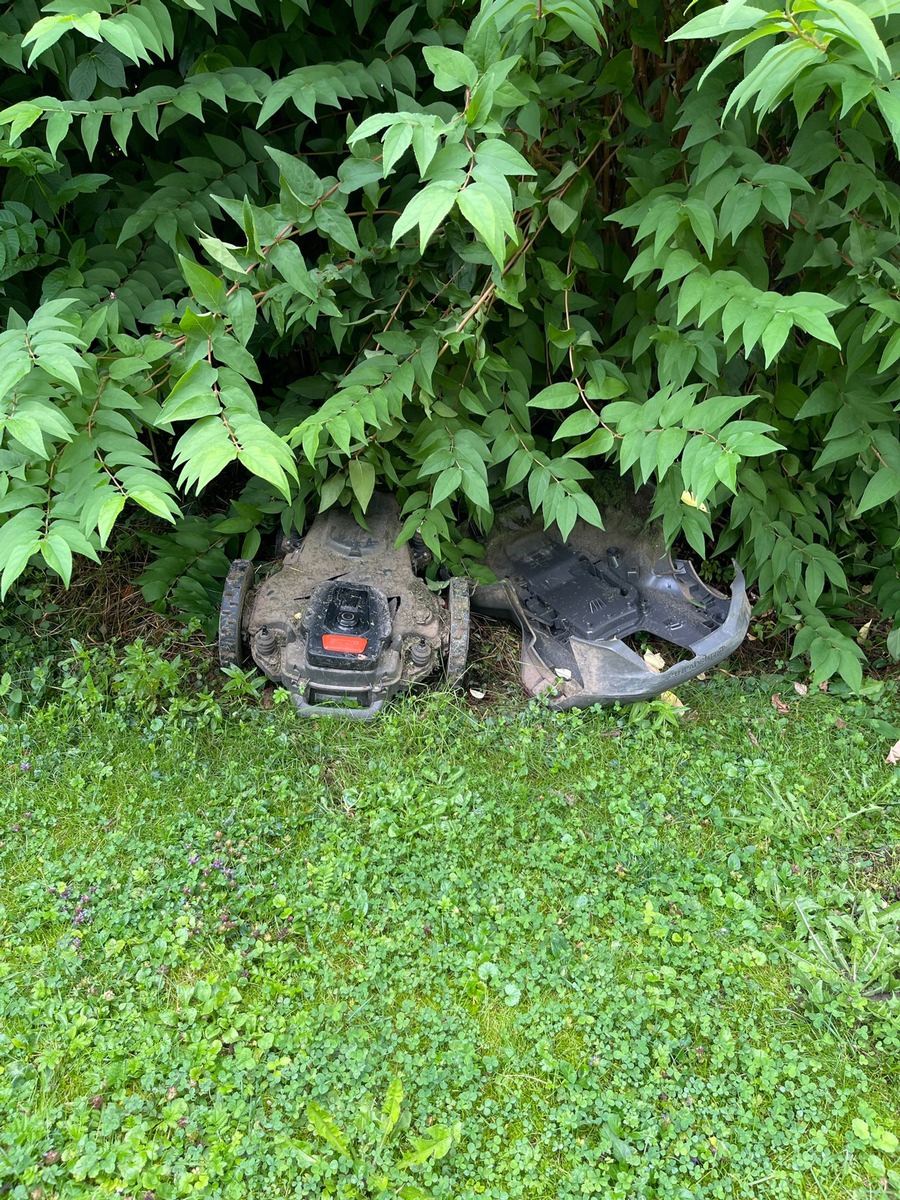 POL-LIP: Dörentrup. Mähroboter in Freibad beschädigt - Gemeinde lobt Belohnung für Hinweise aus.