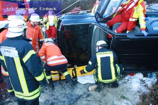 POL-NOM: Schwerer Verkehrsunfall infolge Eisglätte