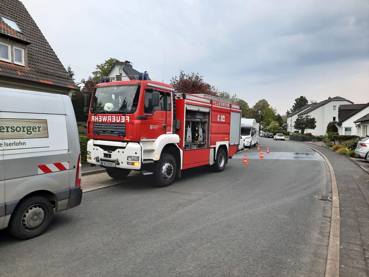 FW-MK: Parallele Einsätze beschäftigten die Feuerwehr Iserlohn am Freitagabend