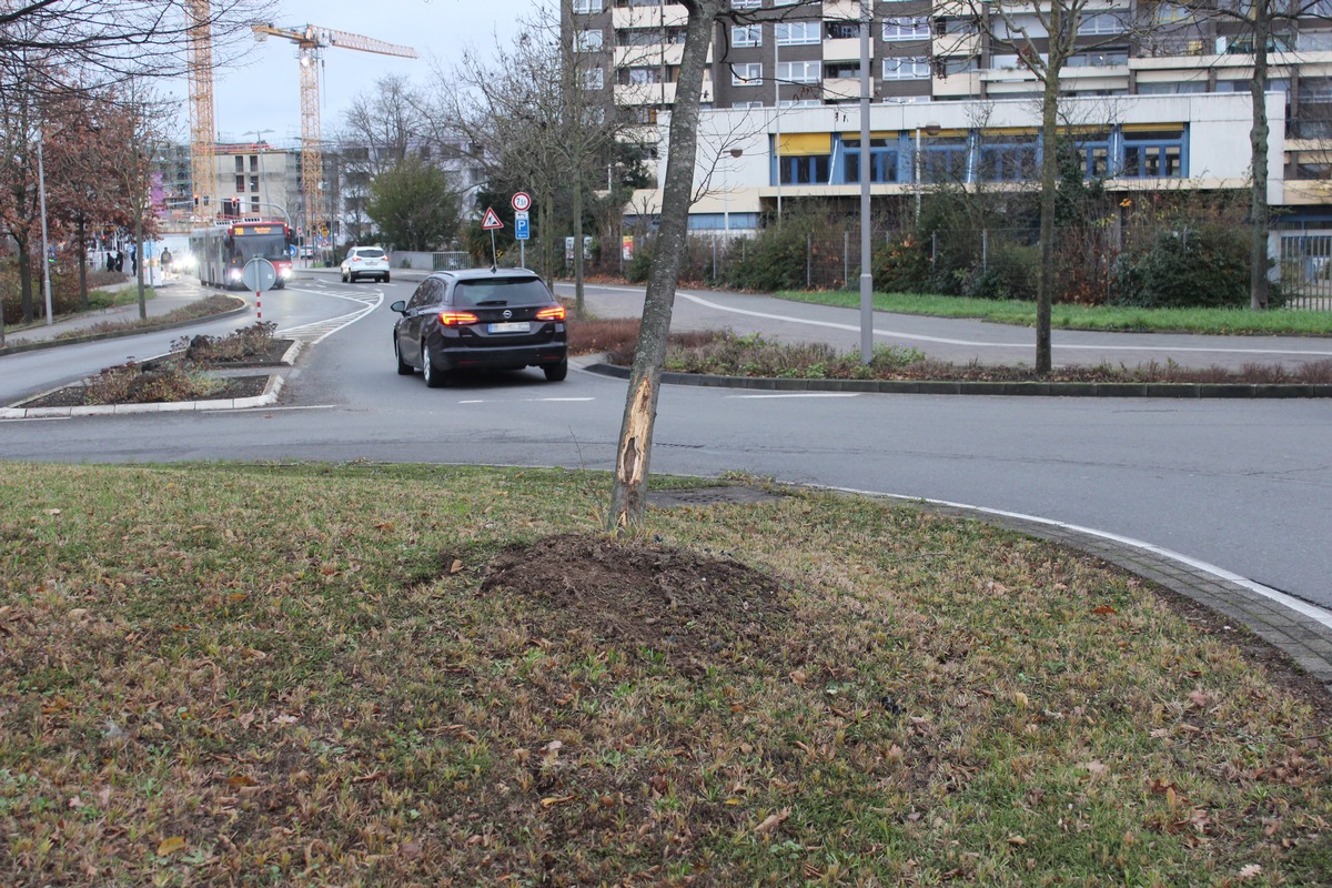 POL-ME: Verkehrsunfallfluchten aus dem Kreisgebiet - Monheim am Rhein - 2312093