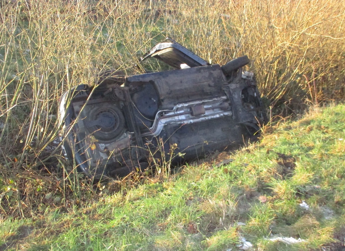 POL-STD: Zwei Schwerverletze bei Unfall auf der Landesstraße 111 in Stade