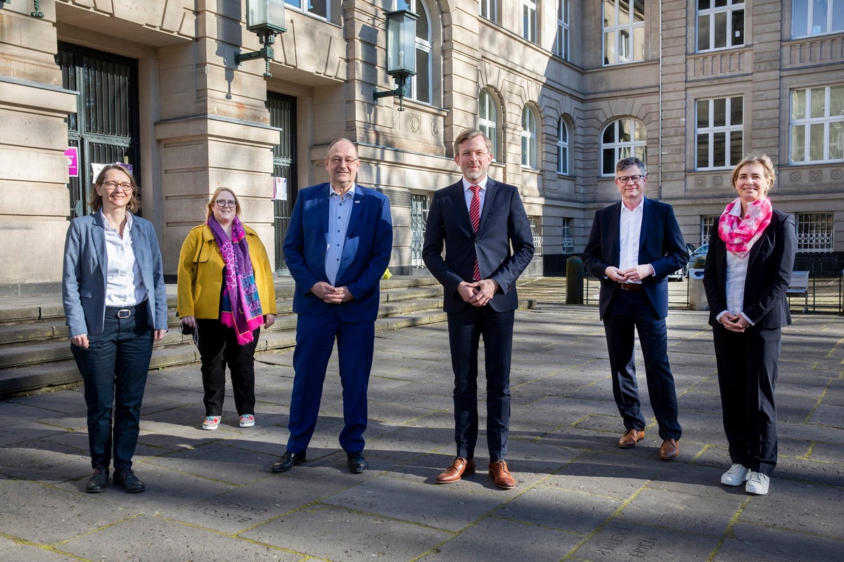 Staatssekretär Dr. Dirk Günnewig besucht TH Köln