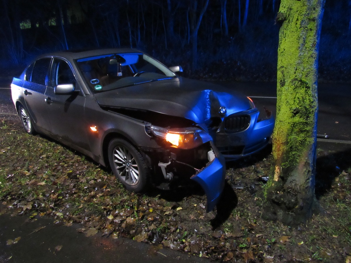 POL-ME: Verkehrsunfall bei Spurwechsel - 20-Jähriger schwer verletzt - Heiligenhaus - 1912051