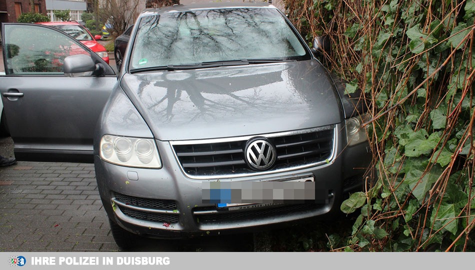 POL-DU: Ruhrort: Zwischen Auto und Mauer eingeklemmt