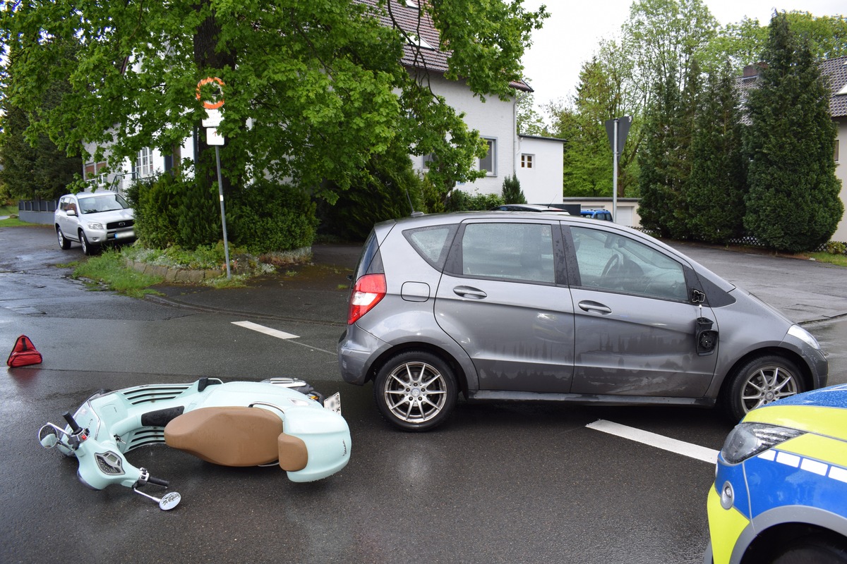 POL-HF: Roller-Fahrerin übersehen - Zusammenstoß im Gegenverkehr