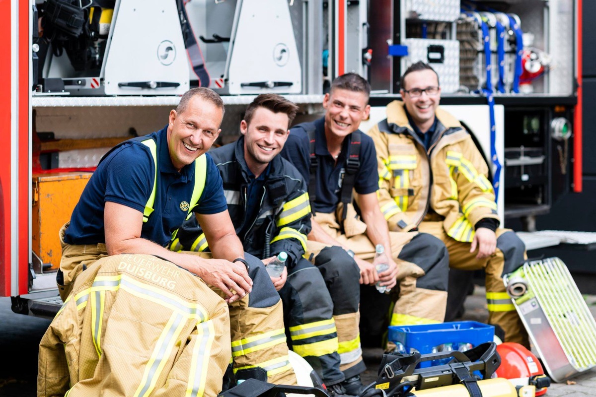 VdF-NRW: &quot;Wir retten die Liebe. Auch in der Feuerwehr.&quot; - Teilnahme des VdF NRW am Cologne Pride