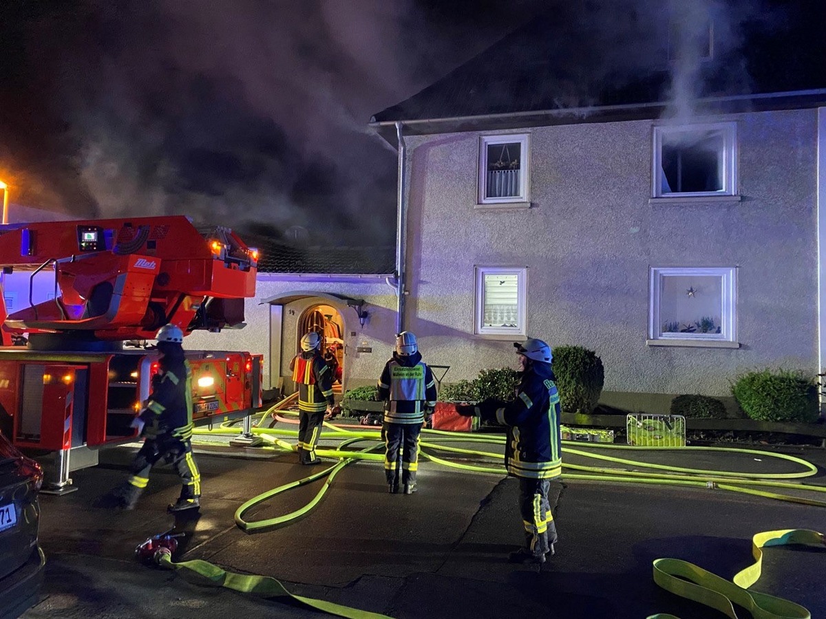 FW-MH: Wohnungsbrand mit Menschenrettung