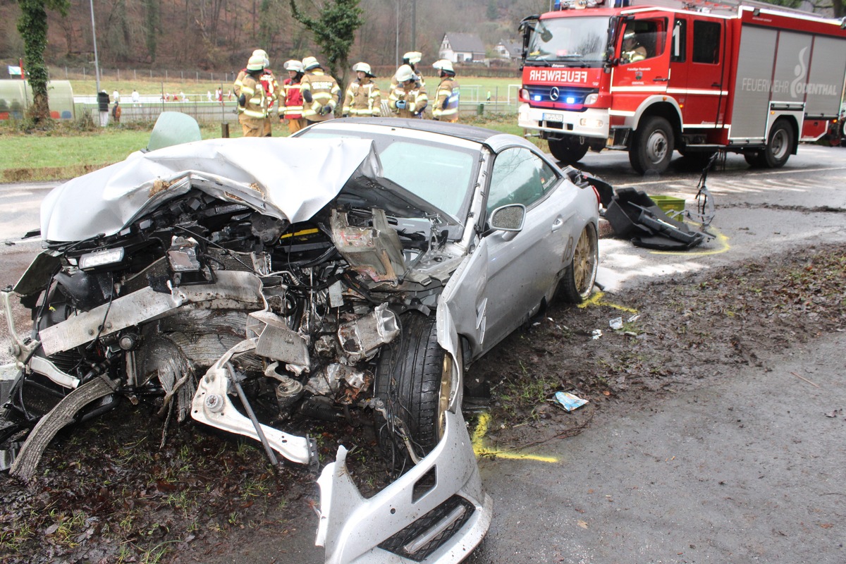 POL-RBK: Odenthal - Schwerverletzter nach Verkehrsunfall von Rettungshubschrauber in Krankenhaus geflogen