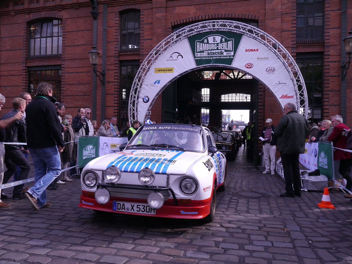 SKODA mit insgesamt fünf Oldtimern bei der Hamburg-Berlin-Klassik dabei (BILD)