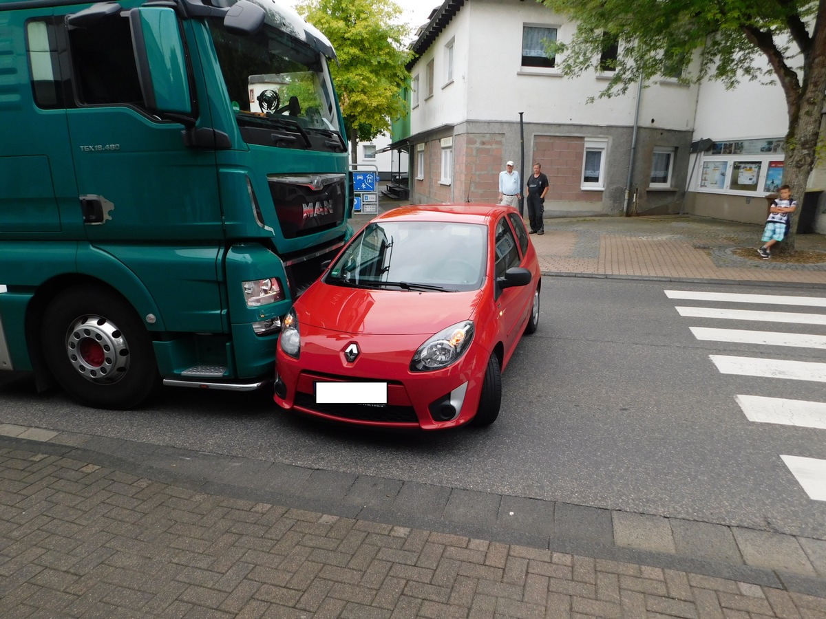 POL-PDNR: Daaden - Verkehrsunfall durch riskantes Überholen