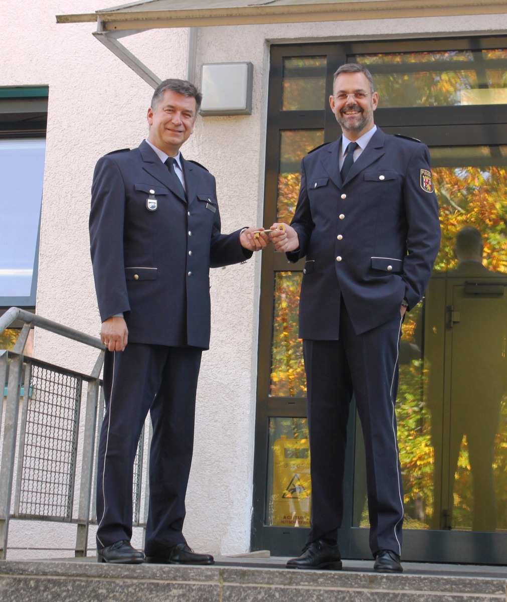 POL-PPWP: Siegfried Ranzinger übergibt Leitung der Polizeiautobahnstation an Heiko Thum