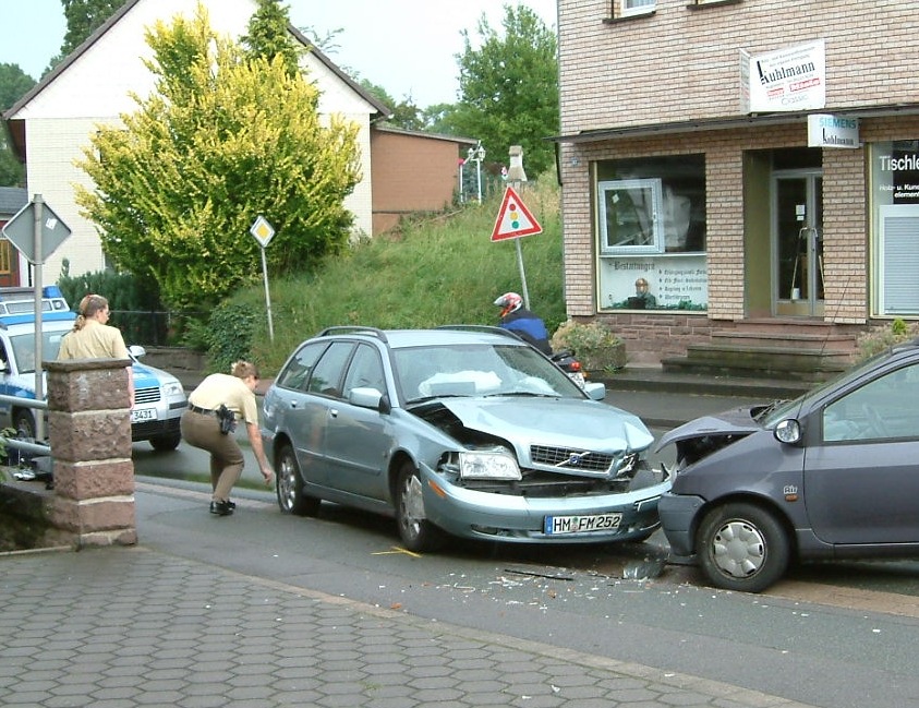 POL-HOL: Unfall vor der Baustelle in Negenborn / Drei Kinder verletzt / 15.000 Euro Sachschaden