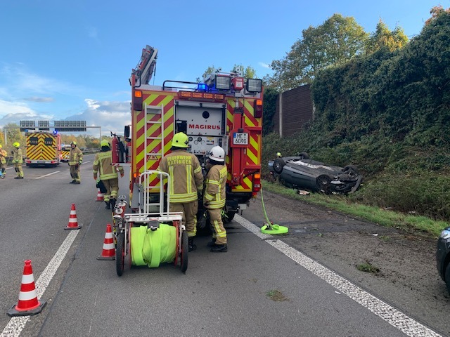 FW Ratingen: Schwerer Verkehrsunfall Autobahn BAB 3