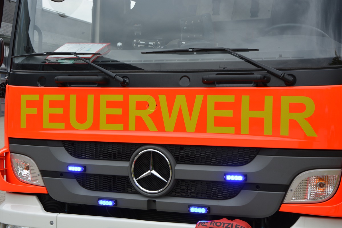 FW-MH: Zimmerbrand Humboldthain - eine verletzte Person