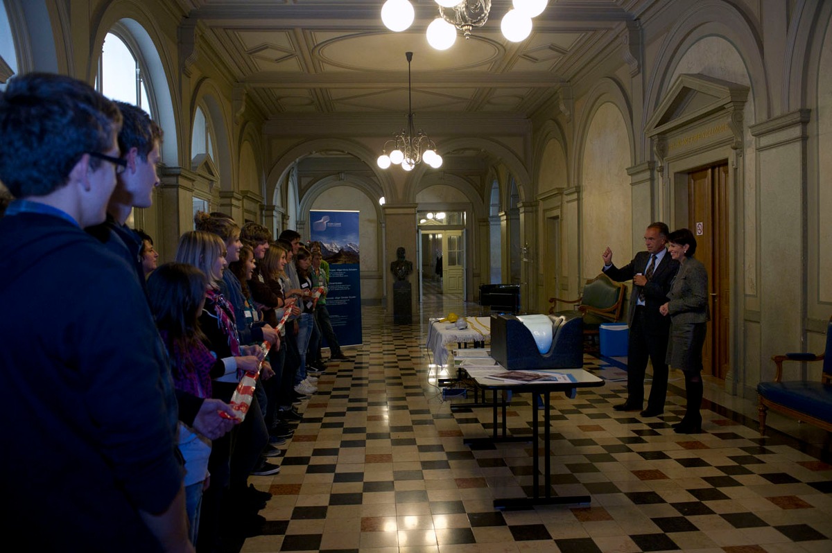 Cambiamento climatico nella regione dello Jungfrau / Doris Leuthard incontra gli studenti