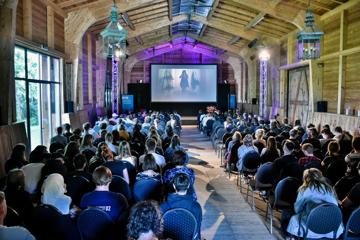 Zuversicht in Zeiten des Artensterbens – Experten-Panel zum Thema Biodiversität auf dem Internationalen FILM OHNE GRENZEN Festival in Bad Saarow