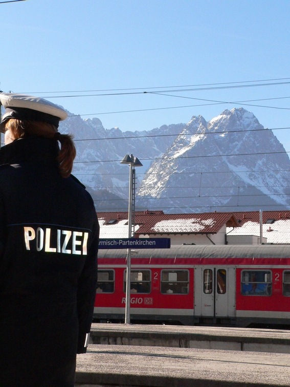 Bundespolizeidirektion München: Impfausweis heimlich zugesteckt: Strafanzeigen