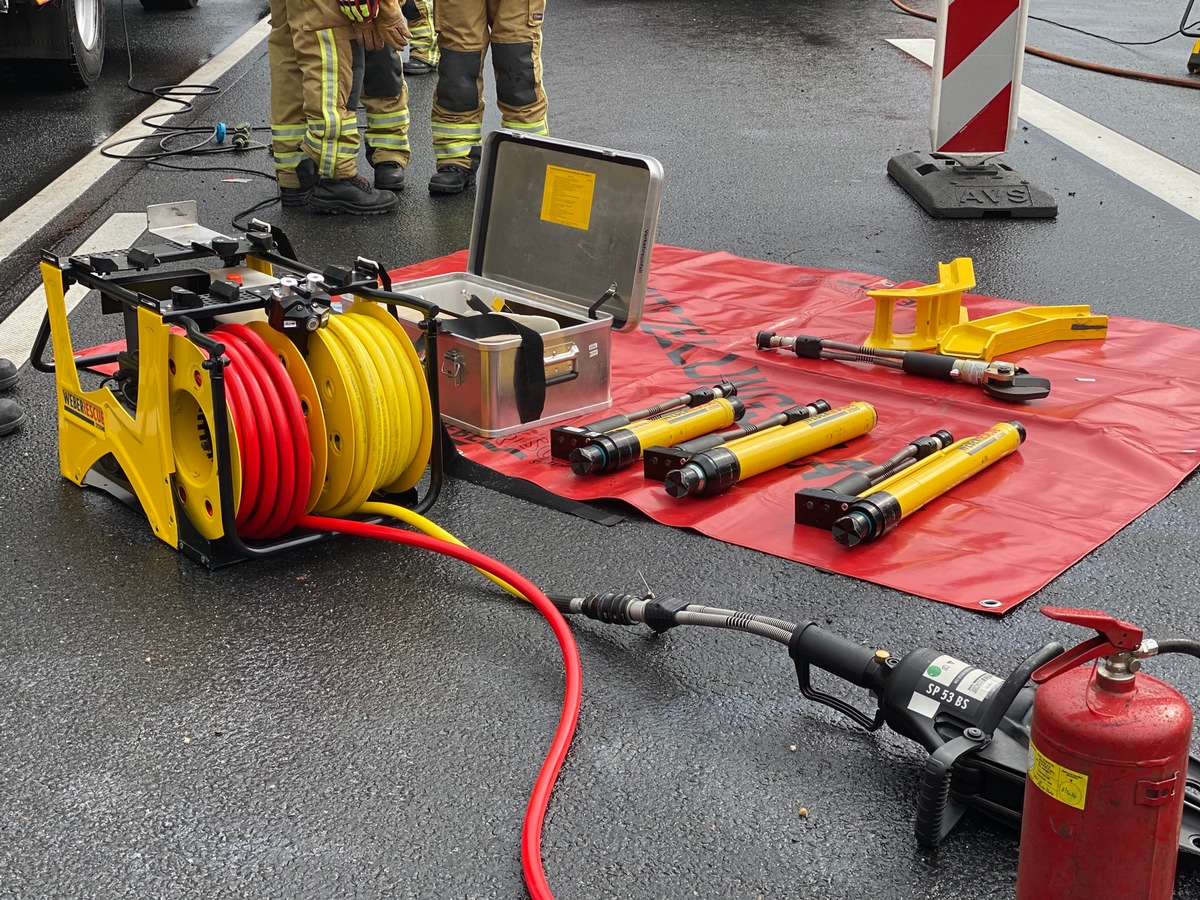 FW Dresden: Informationen zum Einsatzgeschehen der Feuerwehr Dresden vom 8. Juli 2021