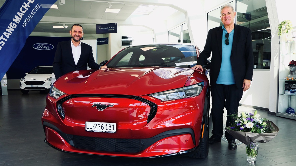 Première Ford Mustang Mach-E entièrement électrique livrée à un client suisse