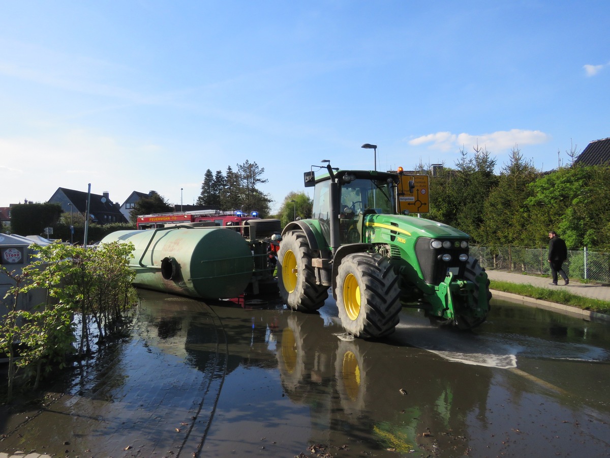 FW-Heiligenhaus: Gülletransport auf Abwegen (Meldung 12/2016)