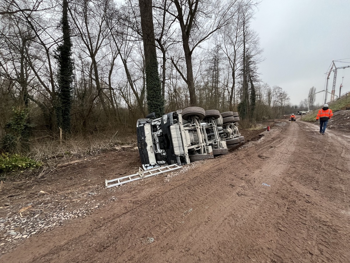 POL-PDLD: Unfall mit Betonmischer