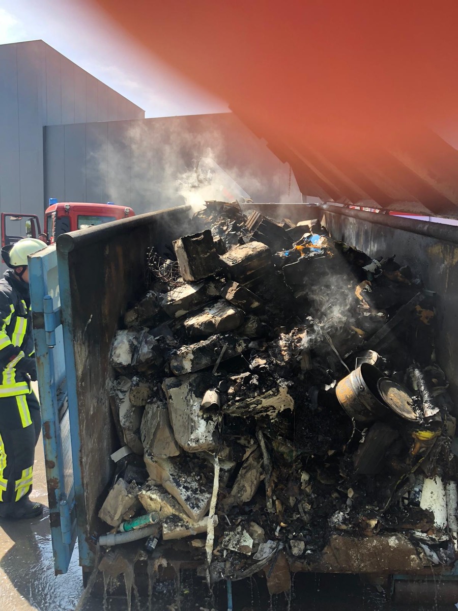 FW-BO: Einsatzreicher Donnerstag für die Feuerwehr Bochum