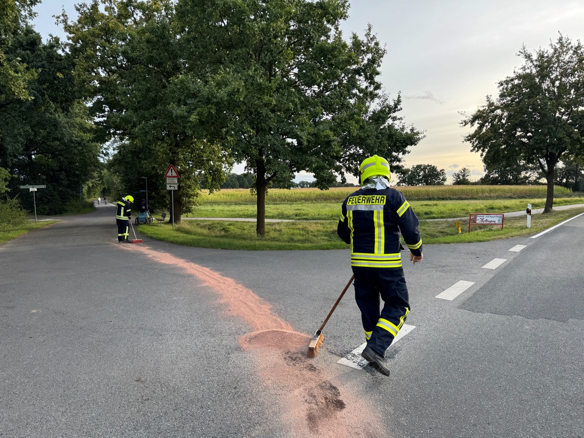 FW Flotwedel: Praxisnahe Ausbildung: Jugendfeuerwehr Eicklingen erhält Einblick in die Arbeit der Einsatzabteilung - Realeinsatz während Übung erfolgreich abgearbeitet