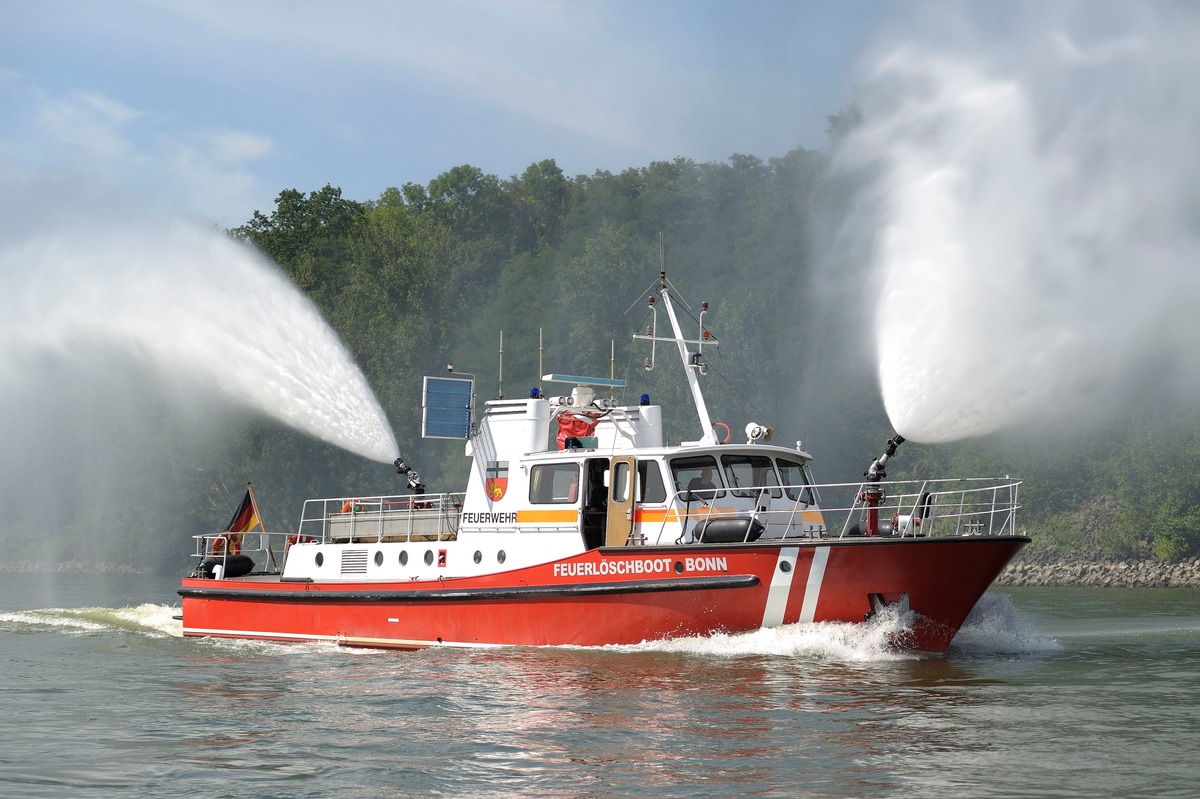 FW-BN: Feuerwehreinsatz durch Rauchentwicklung auf einer Motoryacht