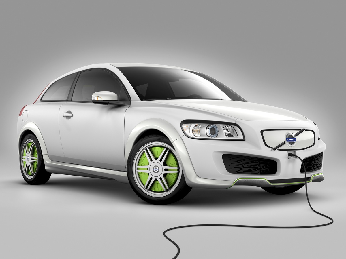 Bahnbrechendes Volvo ReCharge-Konzept: Der &quot;Plug-in Hybrid&quot;