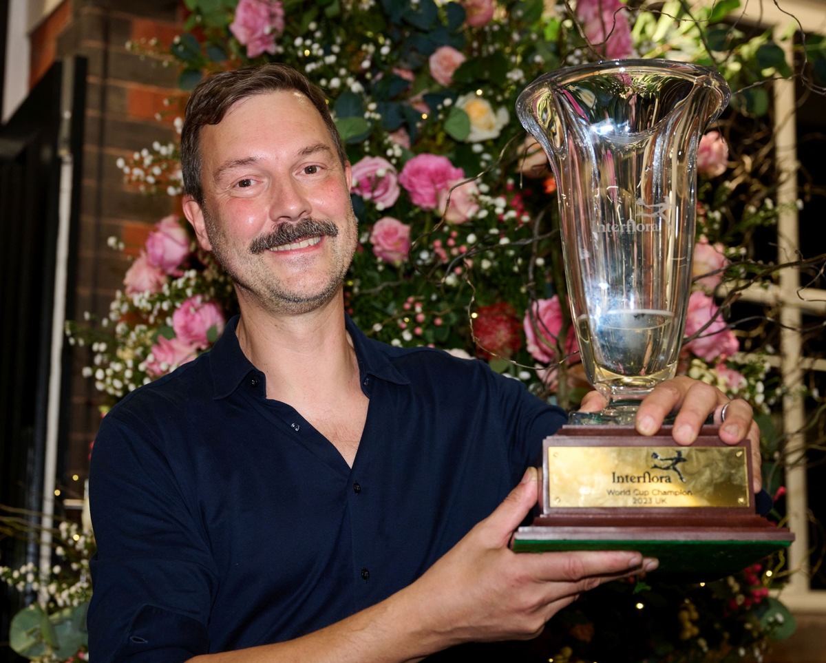 Nicolaus Peters, Weltmeister der Floristen, über Trends in der Winterfloristik / Farbexplosion statt Ton in Ton: trendy Winterfloristik ist knallig bunt