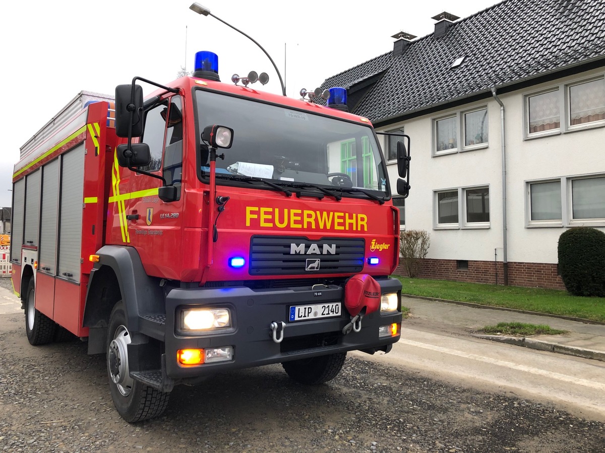 FW Lage: Zwei parallele Türöffnungen für den Rettungsdienst / Hubschrauber bringt Notarzt - 04.01.2022