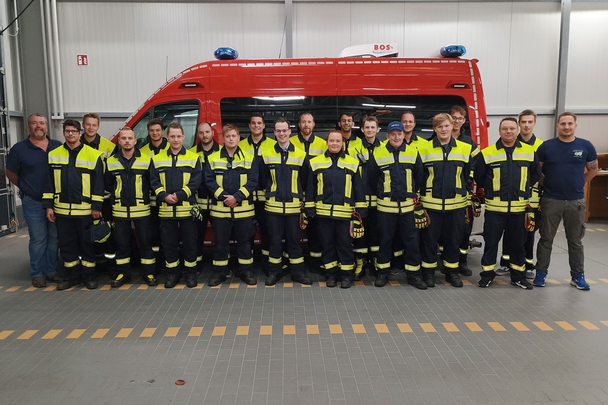 FW Finnentrop: Neue Sprechfunker für die Feuerwehr der Gemeinde Finnentrop