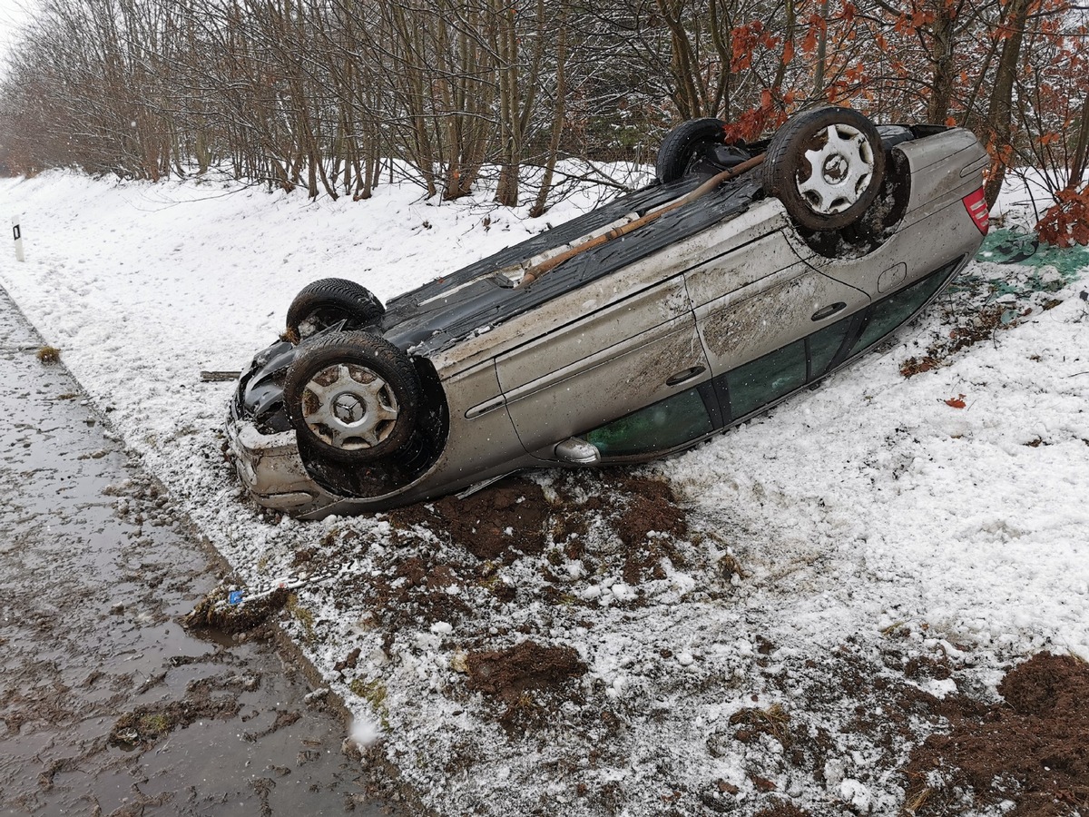 POL-CUX: Winterglätte auf der A27 - Überholvorgang missglückt