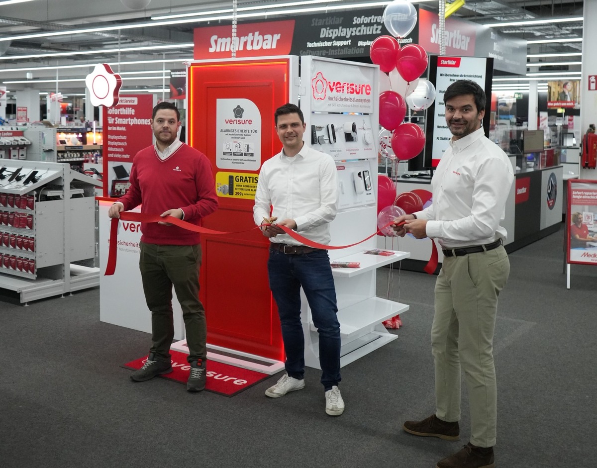 Bei MediaMarkt in Köln modernen Einbruchschutz testen