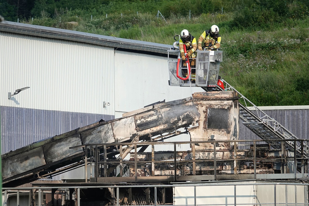 FW Dresden: Informationen zum Einsatzgeschehen von Feuerwehr und Rettungsdienst in der Landeshauptstadt Dresden vom 15. Juli 2024