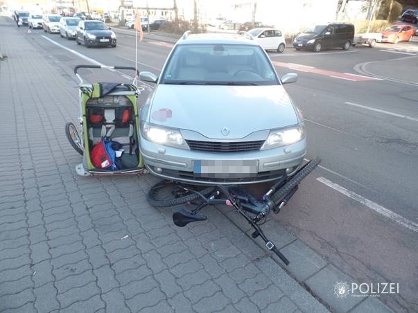 POL-PPWP: Unfall mit E-Bike und Kinder-Fahrradanhänger