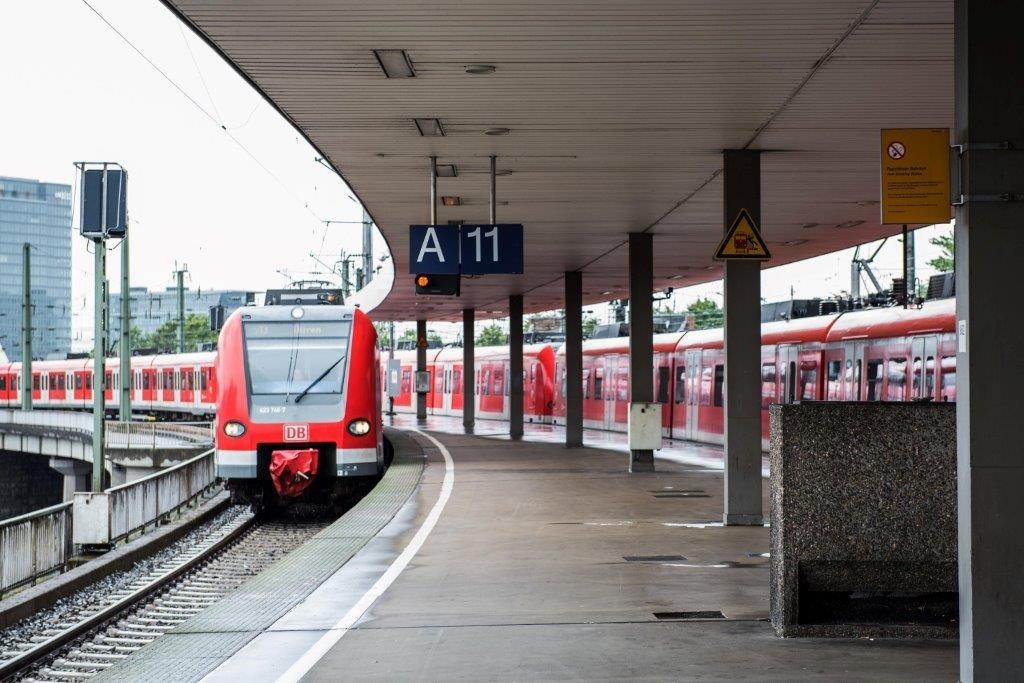 BPOL NRW: Flucht in die Gleise endet im Krankenhaus