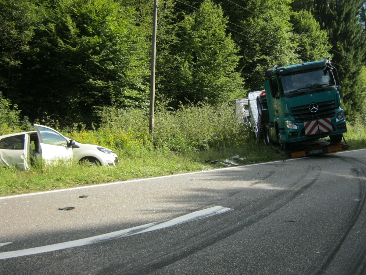 POL-PDLD: Wörth - PKW stößt mit entgegenkommendem LKW zusammen