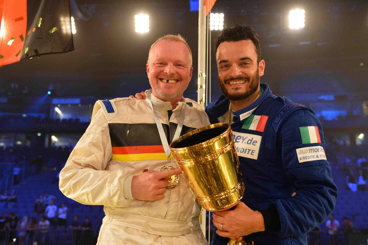 Eine WM, zwei Sieger: Italien gewinnt Stefan Raabs &quot;TV total Autoball-WM&quot;, ProSieben  den Tag (FOTO)