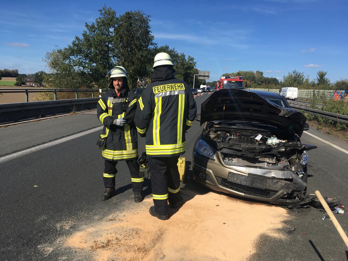 FW-WRN: TH_TÜR-Amtshilfe Polizei, FEUER_3-ausgelöster Heimrauchmelder, RTW Absicherung auf BAB, TH_1-Person im Aufzug und TH_1-VU mit Krad