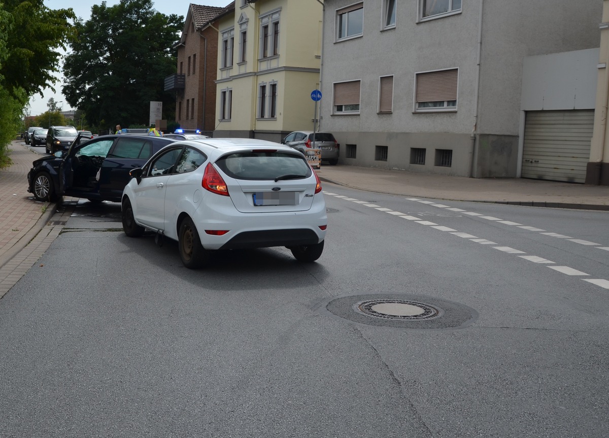 POL-HF: Verkehrsunfall mit Personenschaden -
Vorfahrt nicht beachtet