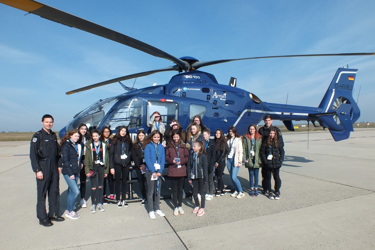 BPOL-TR: Gelungener Girls&#039; Day 2019 von Zoll und Bundespolizei am Flughafen Hahn