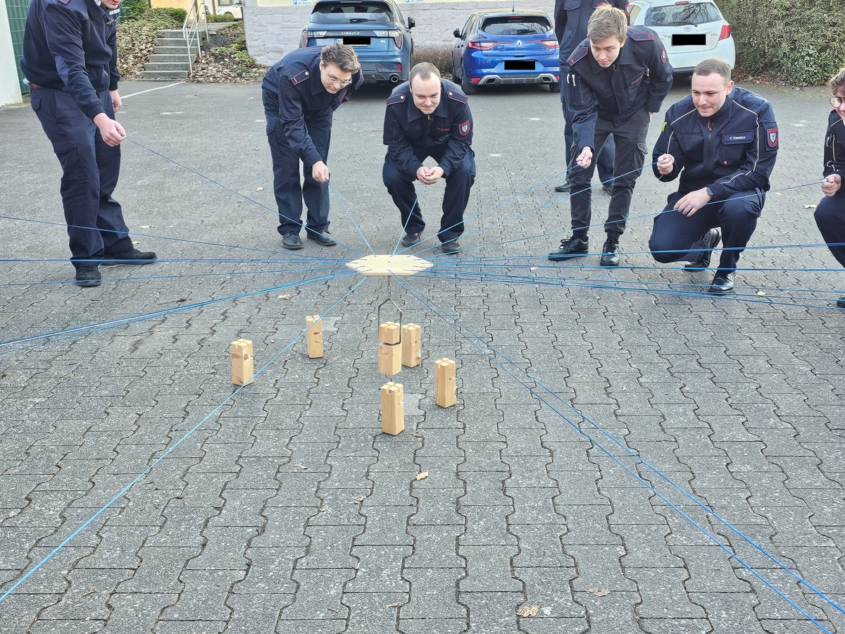 FW-AR: Erfolgreicher Abschluss des Sprechfunklehrgangs der Feuerwehr Arnsberg