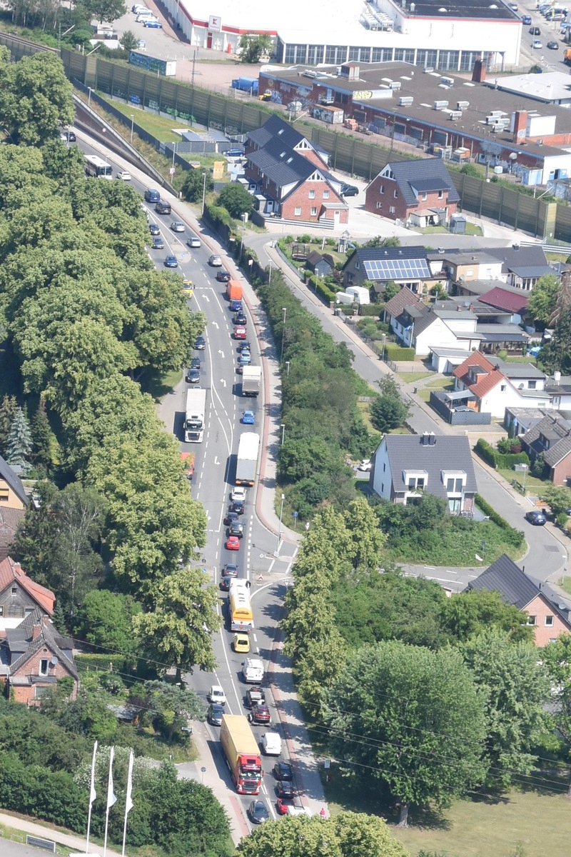 POL-LG: ++ Update: Verkehrssituation und Maßnahmenpaket nach der Vollsperrung Anschlussstelle LG-Nord ++ schwere Lkw-Unfall im Baustellenbereich ++ einspuriger Verkehrsfluss in Aussicht ++