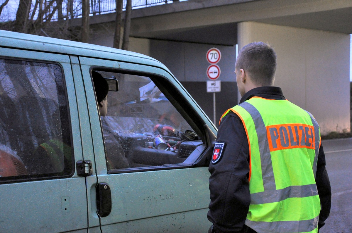 POL-WL: Bekämpfung der Eigentumskriminalität - Polizei kontrollierte Straßenverkehr auf Hauptverkehrswegen in Richtung Hamburg