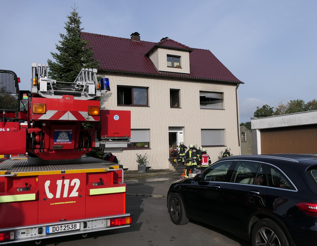 FW-DO: Zimmerbrand in Mehrfamilienhaus // Keine verletzten Personen