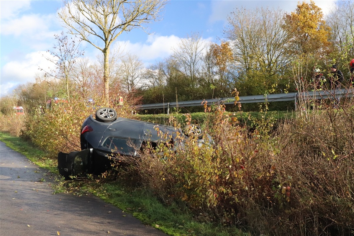 POL-HX: Glück im Unglück: 59-Jährige verunglückt auf der B241 und bleibt nur leicht verletzt