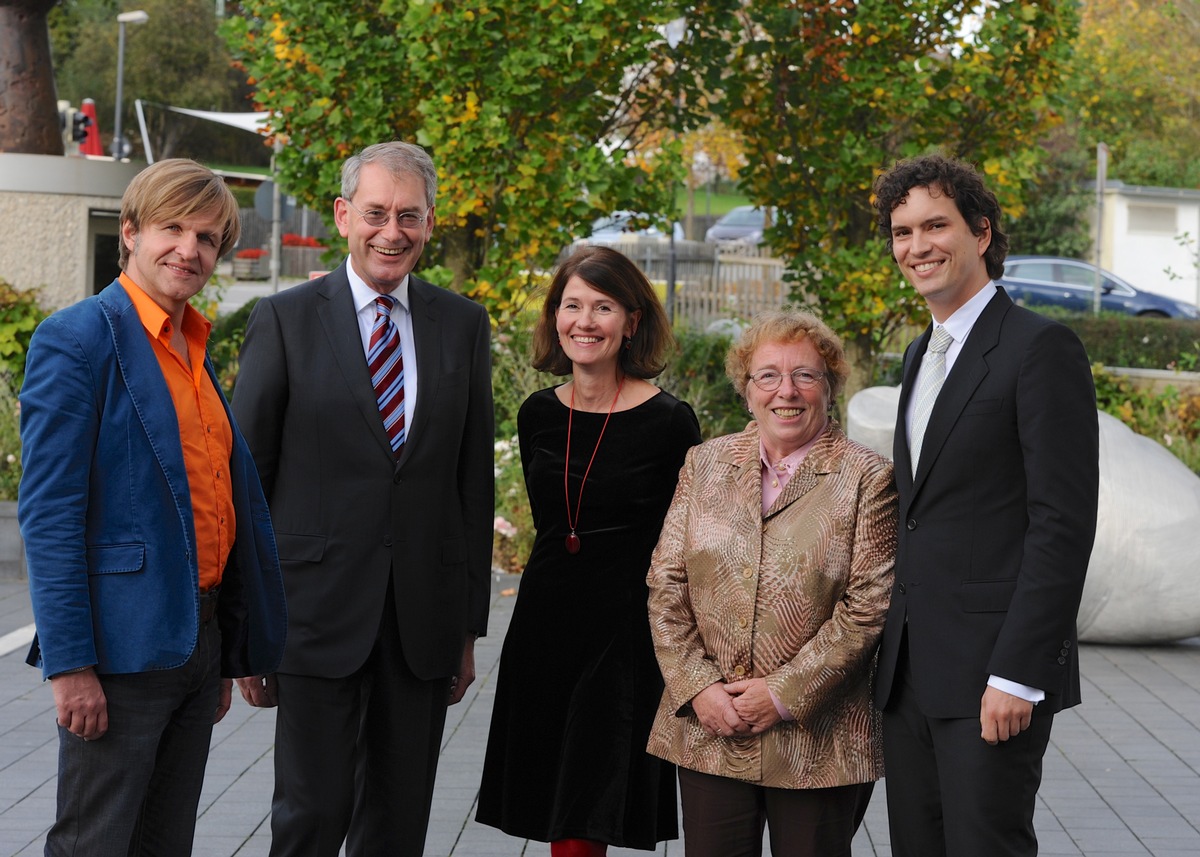 Stiftung RUFZEICHEN GESUNDHEIT! vergibt heute ihren Gesundheits- und Medienpreis 2014 (FOTO)