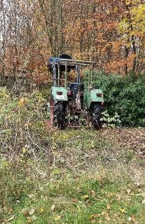 POL-WL: Mit entwendetem Trecker gegen Zaun gefahren ++ Rosengarten - Unfall unter Alkoholeinfluss ++ Seevetal - Unfallgeschädigter gesucht