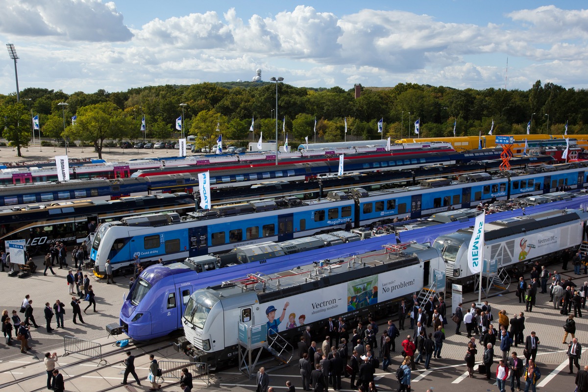 Faszination Hightech: Weltpremieren und neue Generationen von Schienenfahrzeugen auf den Gleisen der InnoTrans 2014 (FOTO)